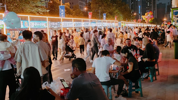 尊龙凯时中国游城市广场获评首批湖南省夜间消费聚集示范区